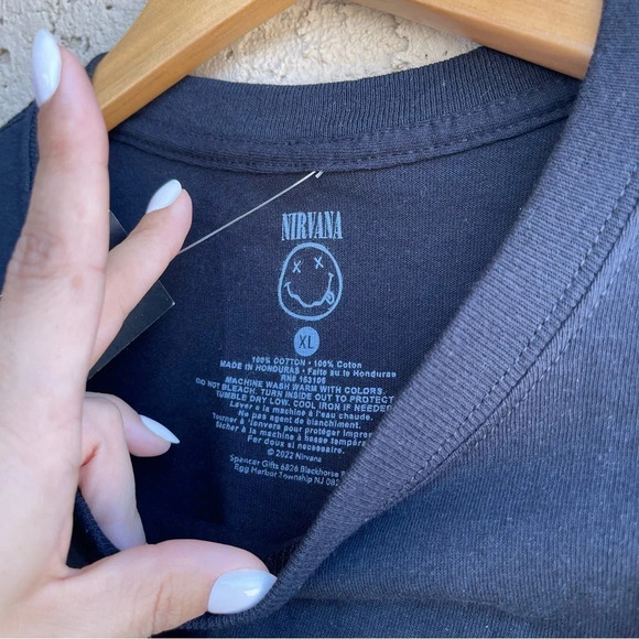 NWT Nirvana Men’s Black Smiley Face 90s Grunge Rock Band Tee Shirt Size X-Large - Picture 4 of 5